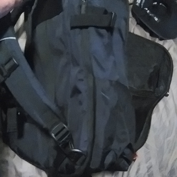 BEST PRICE ONLINE:SwissGear Red Stripe edition Journeyman Backpack - Picture 10 of 10